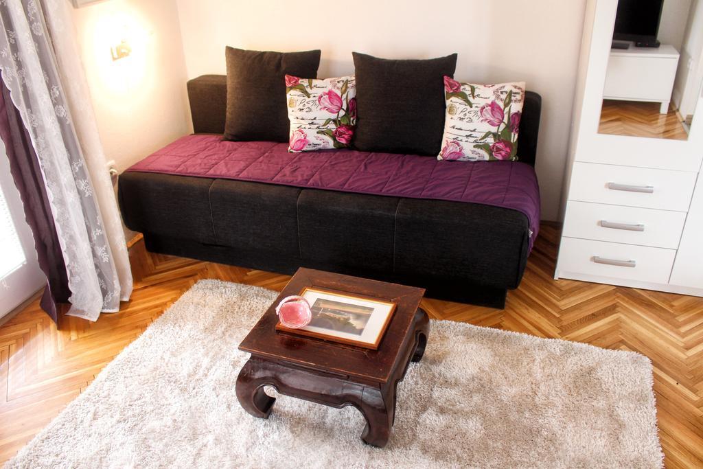 Apartments Link Ровин Екстериор снимка