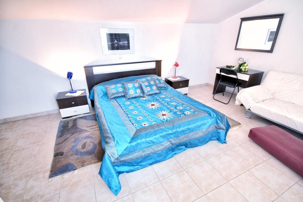 Apartments Link Ровин Стая снимка
