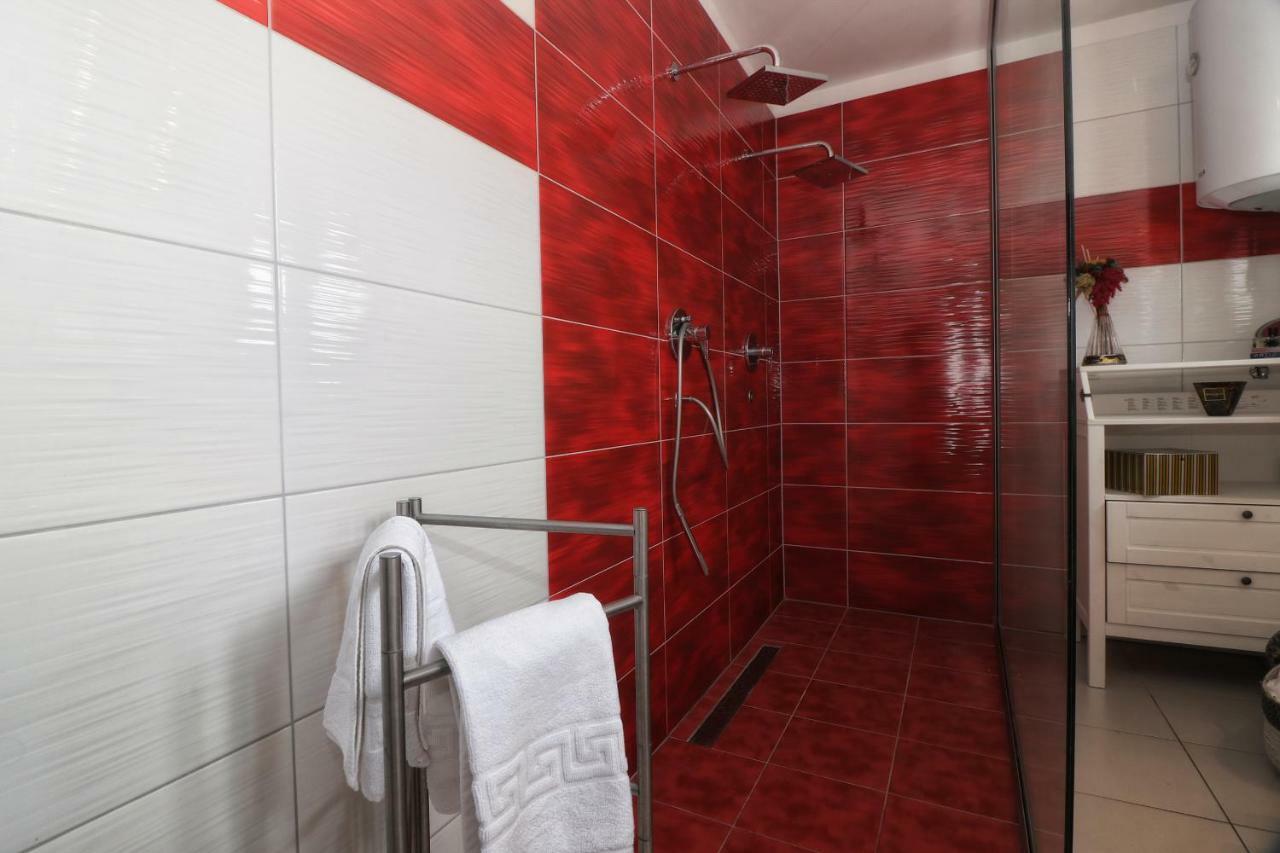 Apartments Link Ровин Екстериор снимка